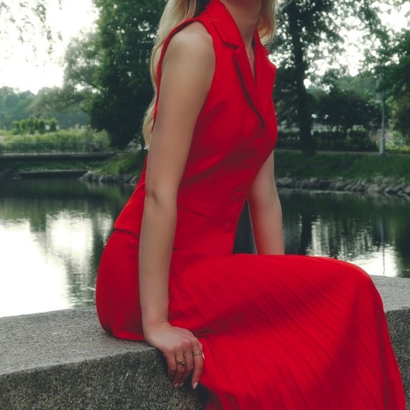 Lichi fitted waistcoat with large buttons - Picture 2 of 8